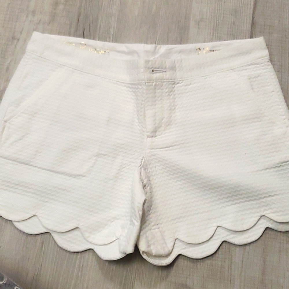 Lilly Pulitzer the buttercup short 5" inseam Size 2